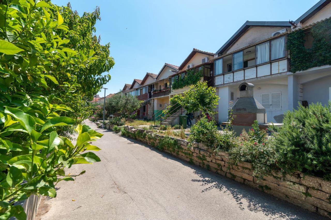 Studio Apartman Duje Trogir Exterior foto